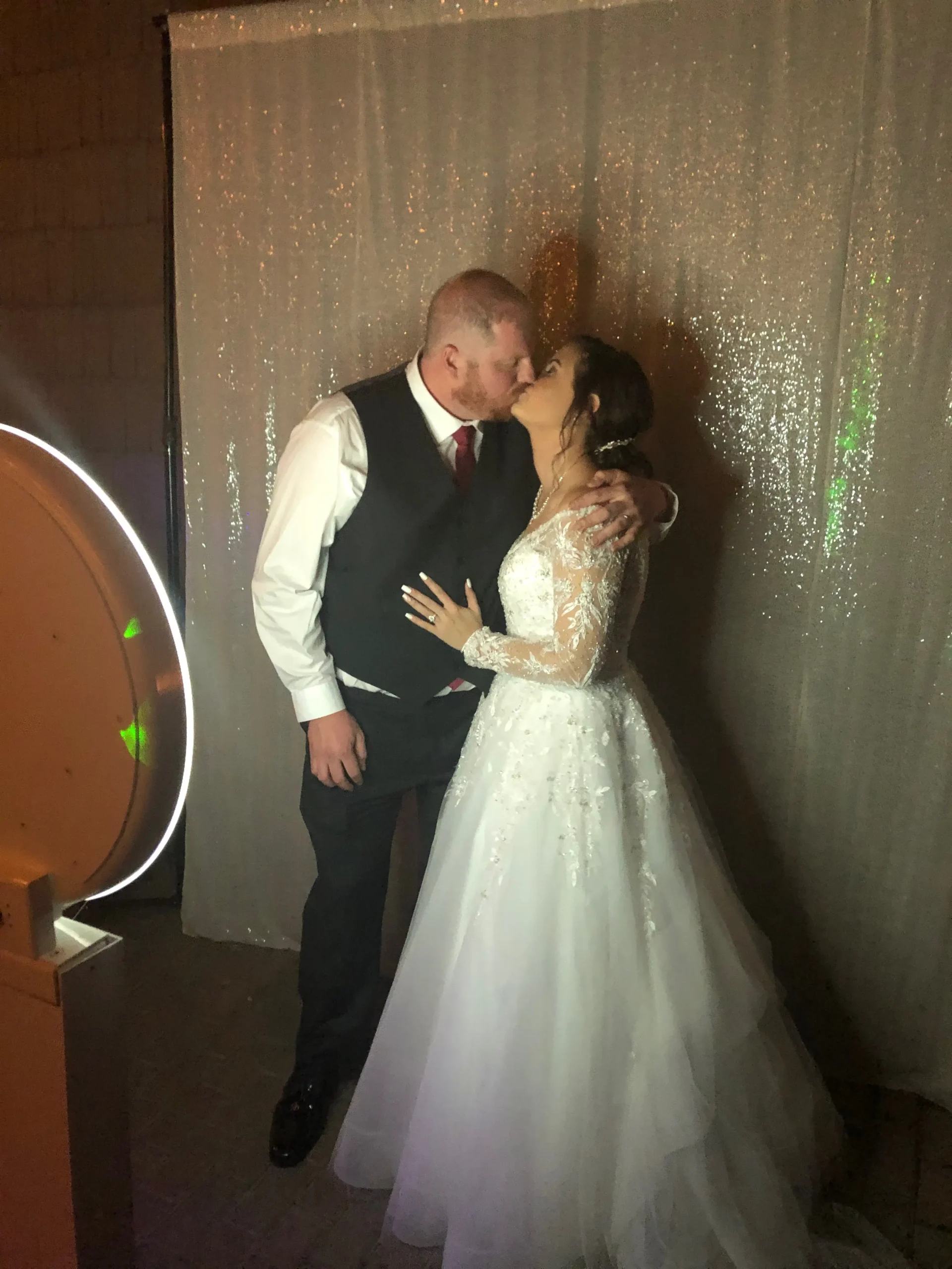 5 Tips To Make Your Wedding Photo Booth A Success